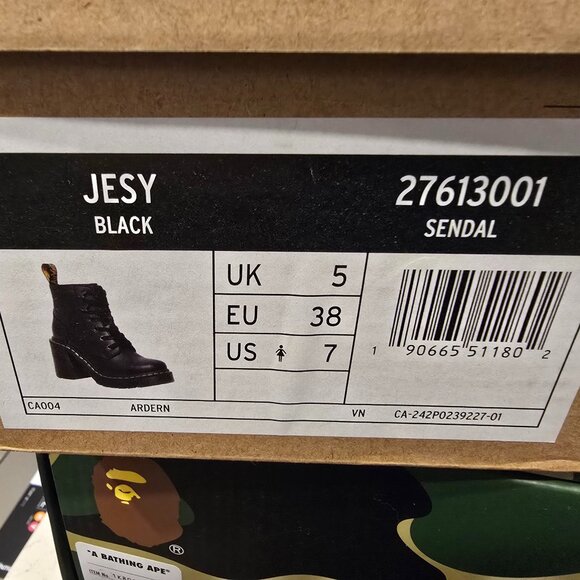 Dr. Martens Womens JESY Black Leather Ankle Boots Shoes US size 7 Air Wair NEW - Picture 11 of 15